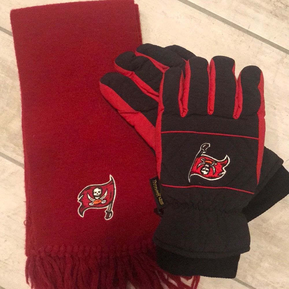 Tampa Bay Bucs Winter Scarf and Gloves